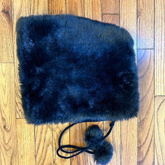 Sweaty Betty Faux Fur Neck Gaiter, OS - Picture 3 of 7